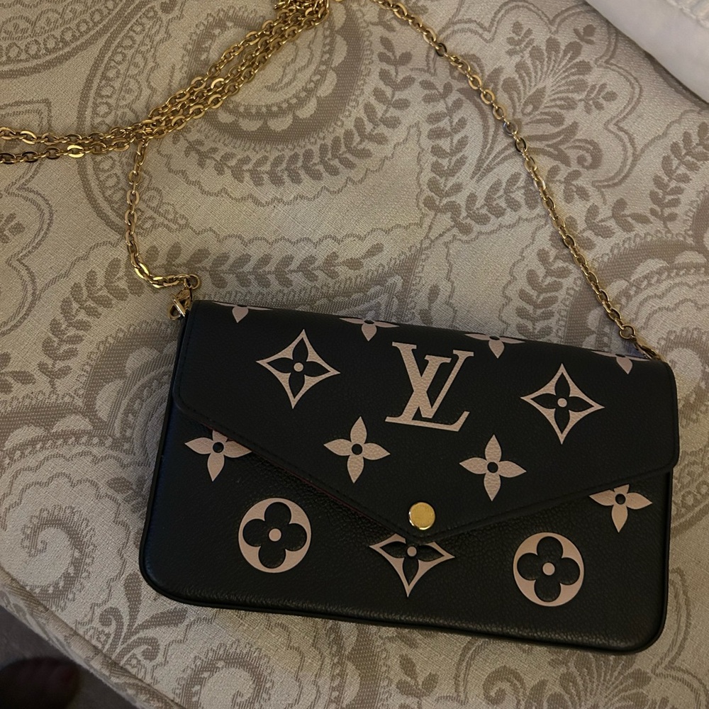 Louis Vuitton EUC Felicie Pouchette Black and Cream Crossbody Bag with Monogram